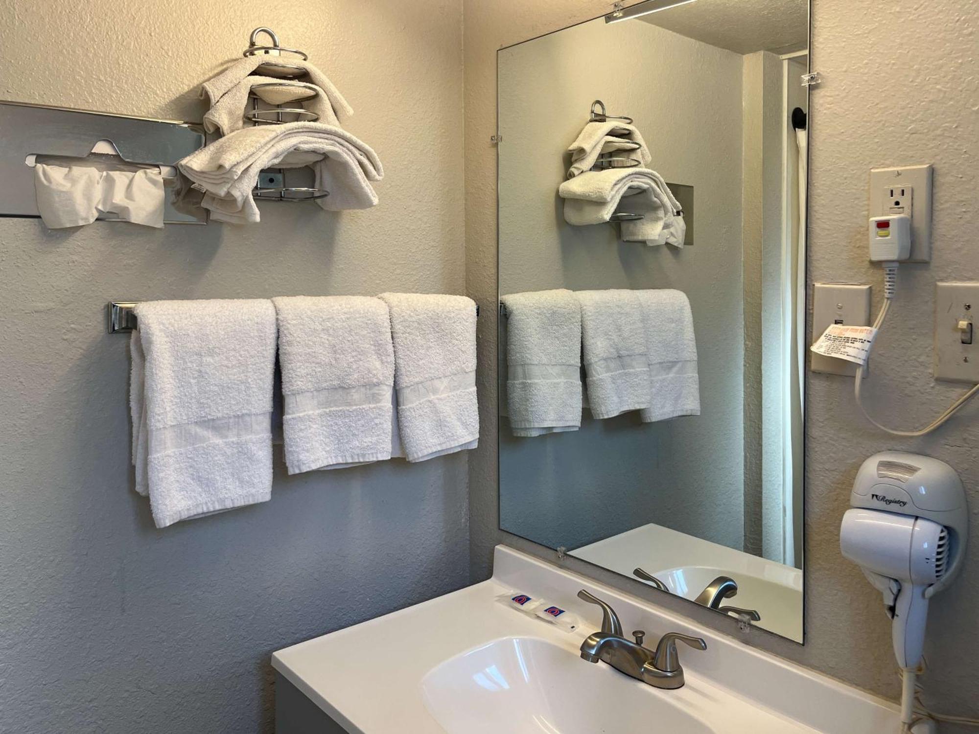 Motel 6 Artesia, Nm Εξωτερικό φωτογραφία